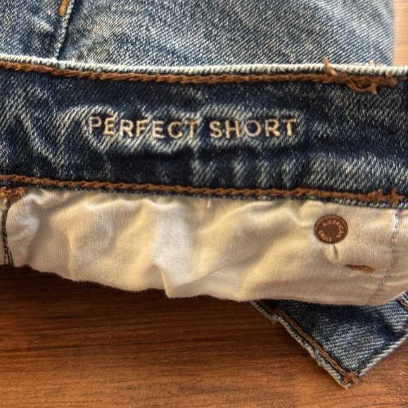 AMERICAN EAGLE High Rise Perfect Short - Picture 4 of 4